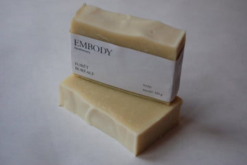 Forêt Boréal soap, made with Balsam Fir essential oil, smells like a walk in the winter woods.
